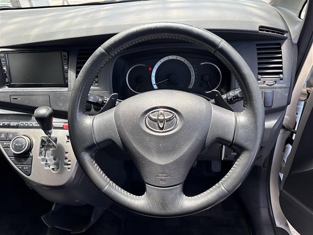 Toyota ISIS 2008 7988841-14