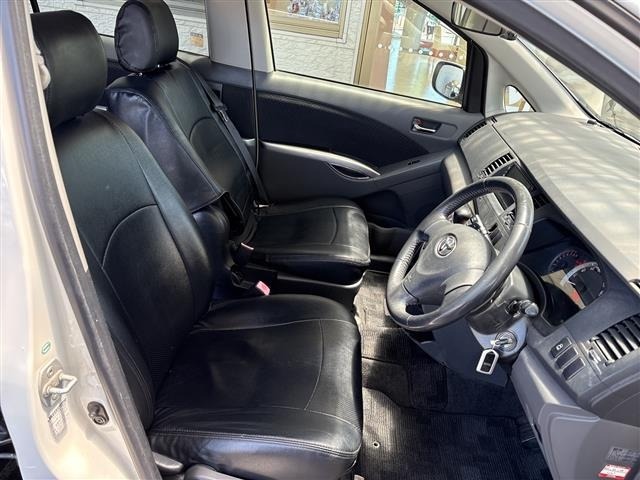 Toyota ISIS 2008 7988841-3