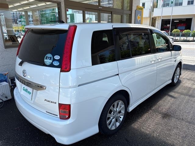 Toyota ISIS 2008 7988841-8