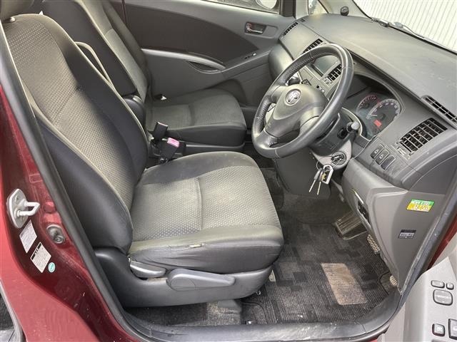 Toyota ISIS 2007 7988842-3