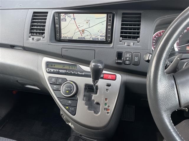 Toyota ISIS 2007 7988842-4