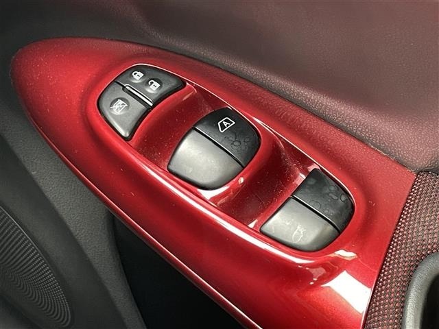 Nissan JUKE 2012 7988417-2