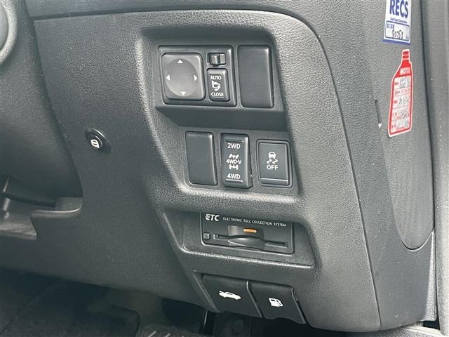 Nissan JUKE 2012 7988417-22