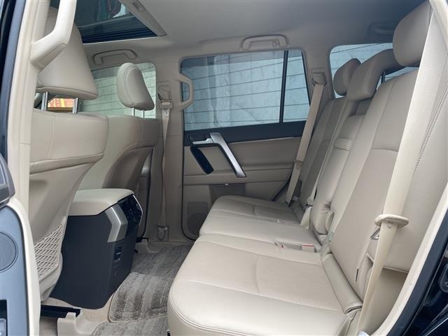 Toyota LAND CRUISER PRADO 2023 7988637-6