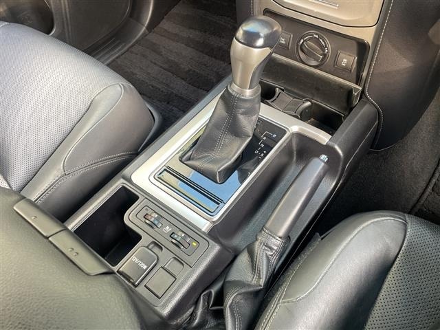 Toyota LAND CRUISER PRADO 2018 7988643-11