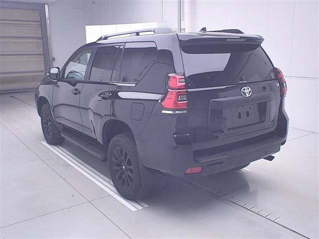 Toyota LAND CRUISER PRADO 2023 7988645-1