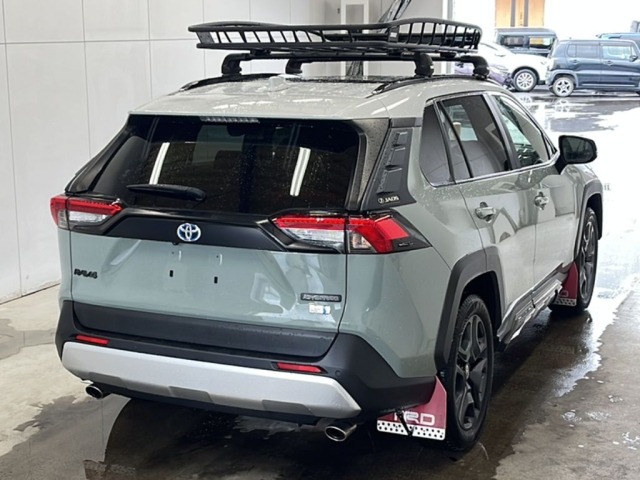 Toyota RAV4 2022 7988362-1
