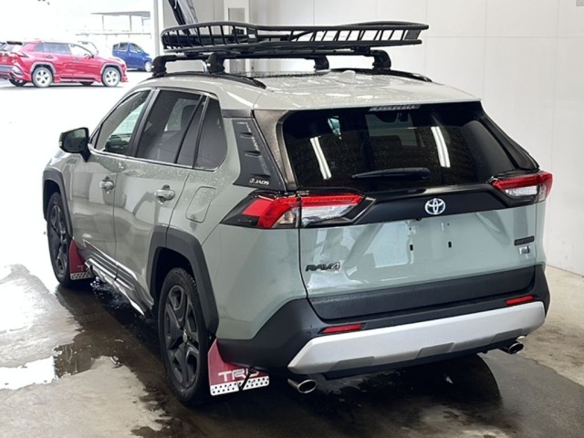 Toyota RAV4 2022 7988362-5