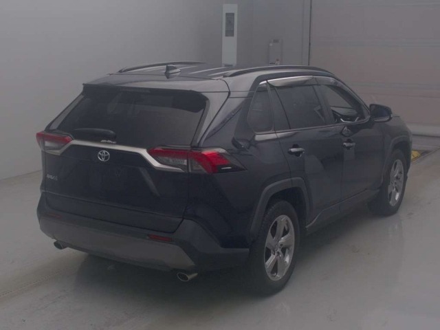 Toyota RAV4 2021 7988365-1