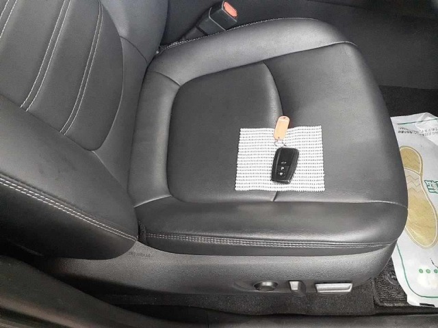 Toyota RAV4 2020 7988381-10