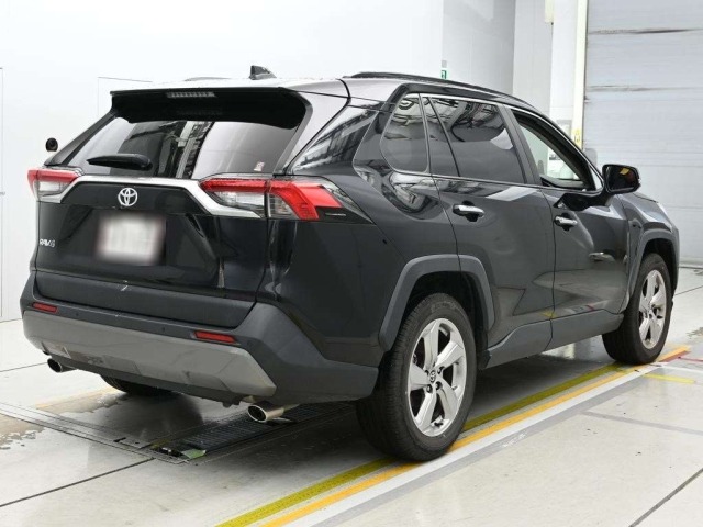 Toyota RAV4 2021 7988383-1