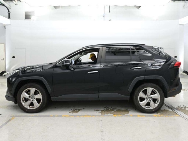 Toyota RAV4 2021 7988383-4