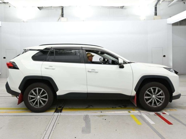 Toyota RAV4 2020 7988385-3