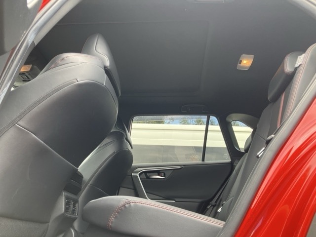 Toyota RAV4 2021 7988389-10