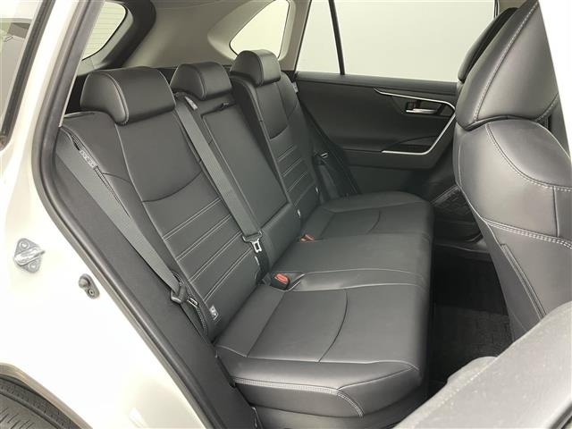 Toyota RAV4 2021 7988409-3