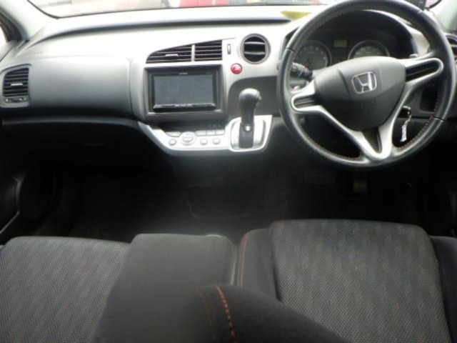 Honda STREAM 2011 7983594-3