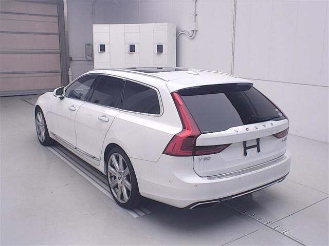 Volvo V90 2017 7984094-1