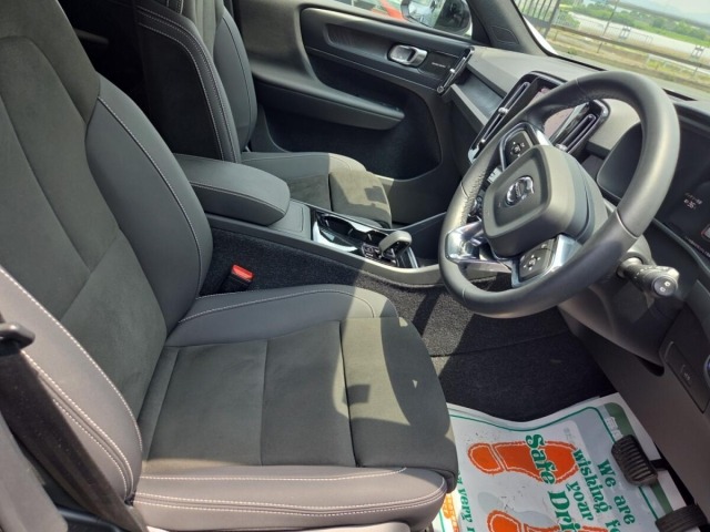Volvo XC40 2022 7988570-4