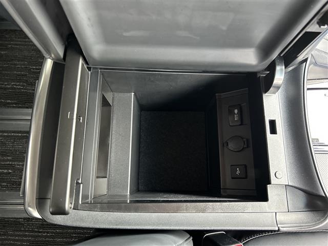 Toyota ALPHARD 2023 8015374-12