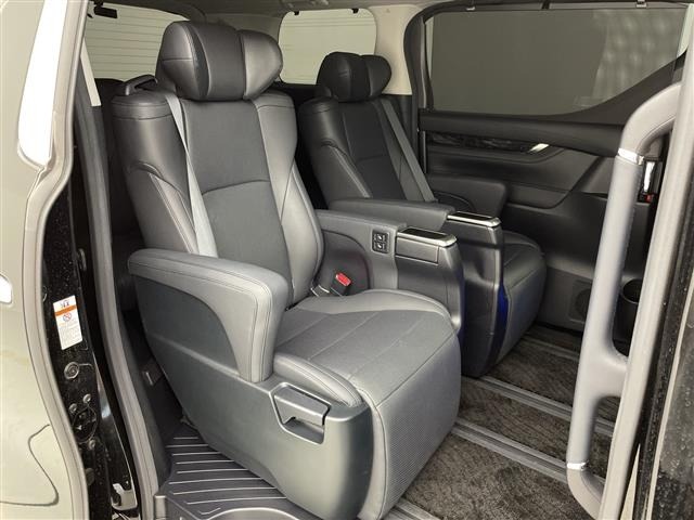 Toyota ALPHARD 2021 8015402-3