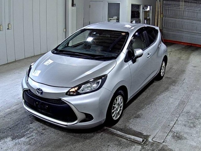 Toyota AQUA 2021 8001274-0