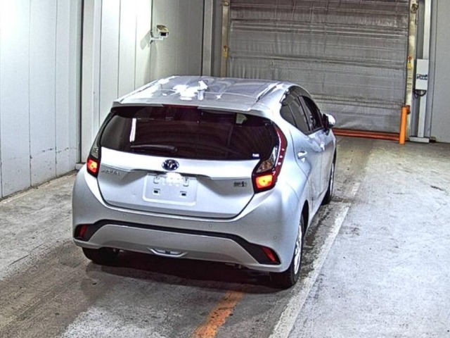 Toyota AQUA 2021 8001274-1