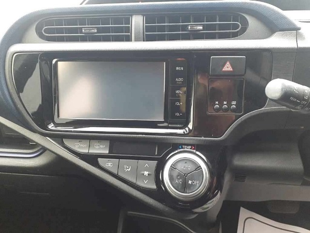 Toyota AQUA 2016 8001281-12
