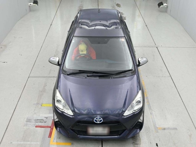 Toyota AQUA 2016 8001281-7
