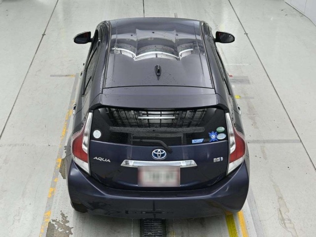 Toyota AQUA 2016 8001281-8