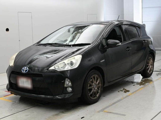 Toyota AQUA 2013 8001285-0