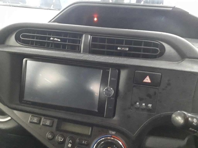 Toyota AQUA 2013 8001285-12