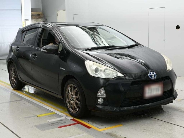 Toyota AQUA 2013 8001285-5