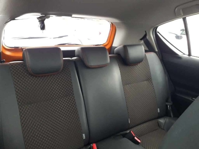 Toyota AQUA 2015 8001286-11