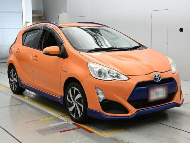 Toyota AQUA 2015 8001286-5