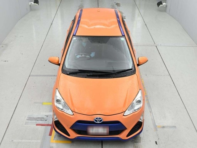 Toyota AQUA 2015 8001286-7