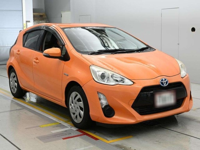 Toyota AQUA 2015 8001305-5