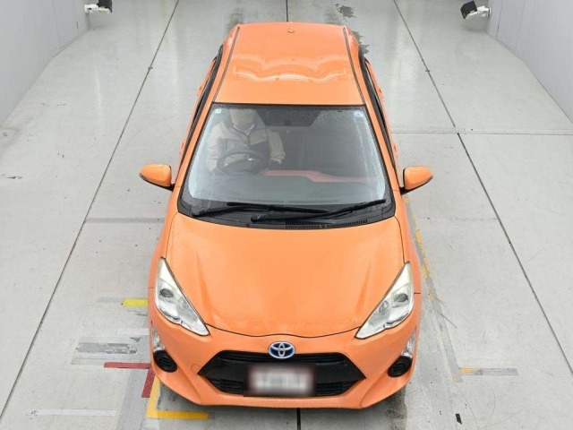 Toyota AQUA 2015 8001305-7