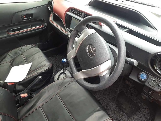 Toyota AQUA 2015 8001305-9