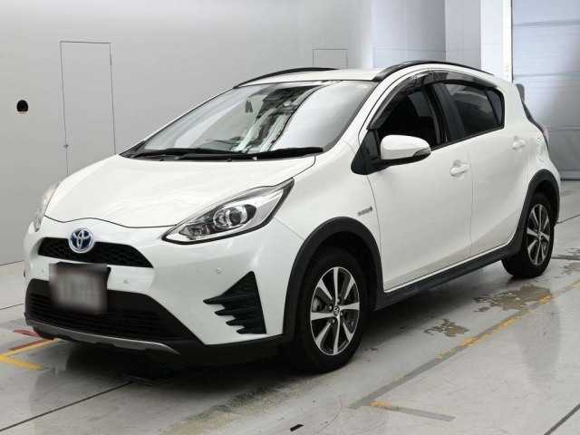 Toyota AQUA 2018 8001320-0