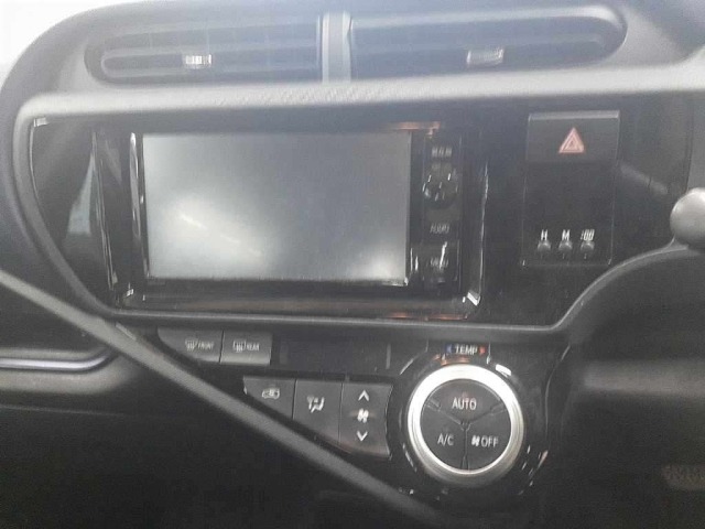 Toyota AQUA 2015 8001340-12