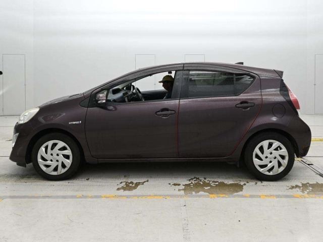 Toyota AQUA 2015 8001340-4