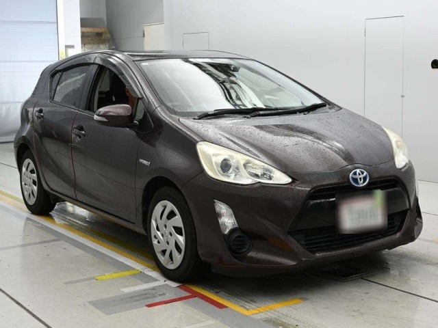 Toyota AQUA 2015 8001340-5