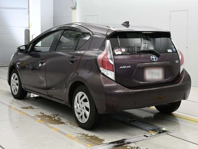 Toyota AQUA 2015 8001340-6