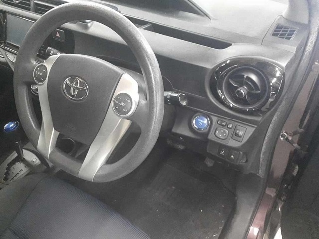Toyota AQUA 2015 8001340-9