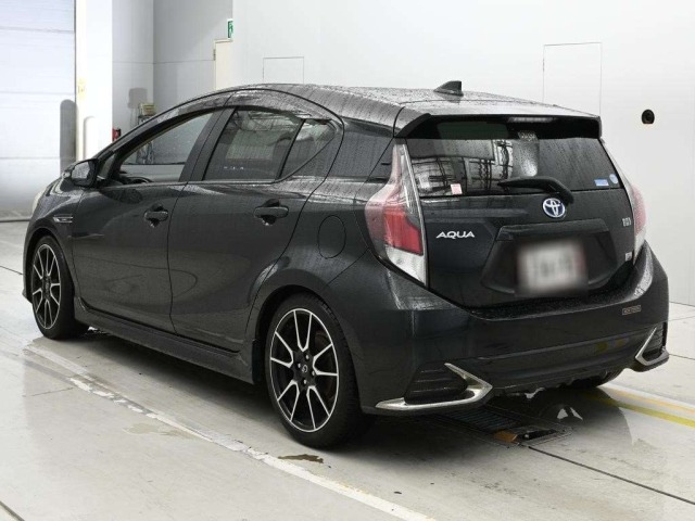 Toyota AQUA 2015 8001341-6