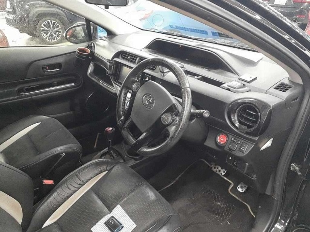 Toyota AQUA 2015 8001341-9