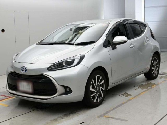 Toyota AQUA 2024 8001352-0