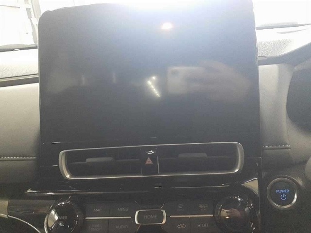 Toyota AQUA 2024 8001352-12