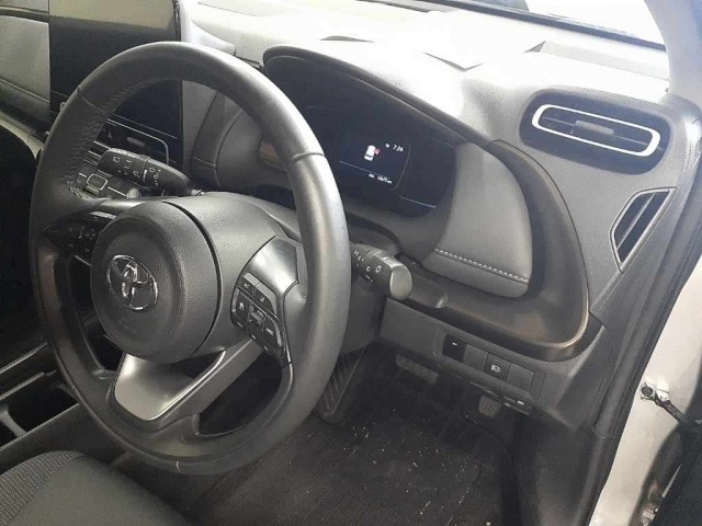 Toyota AQUA 2024 8001352-9