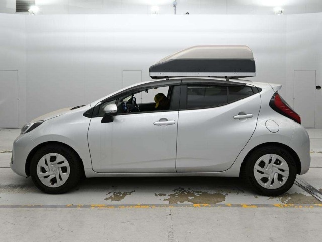Toyota AQUA 2024 8001361-4